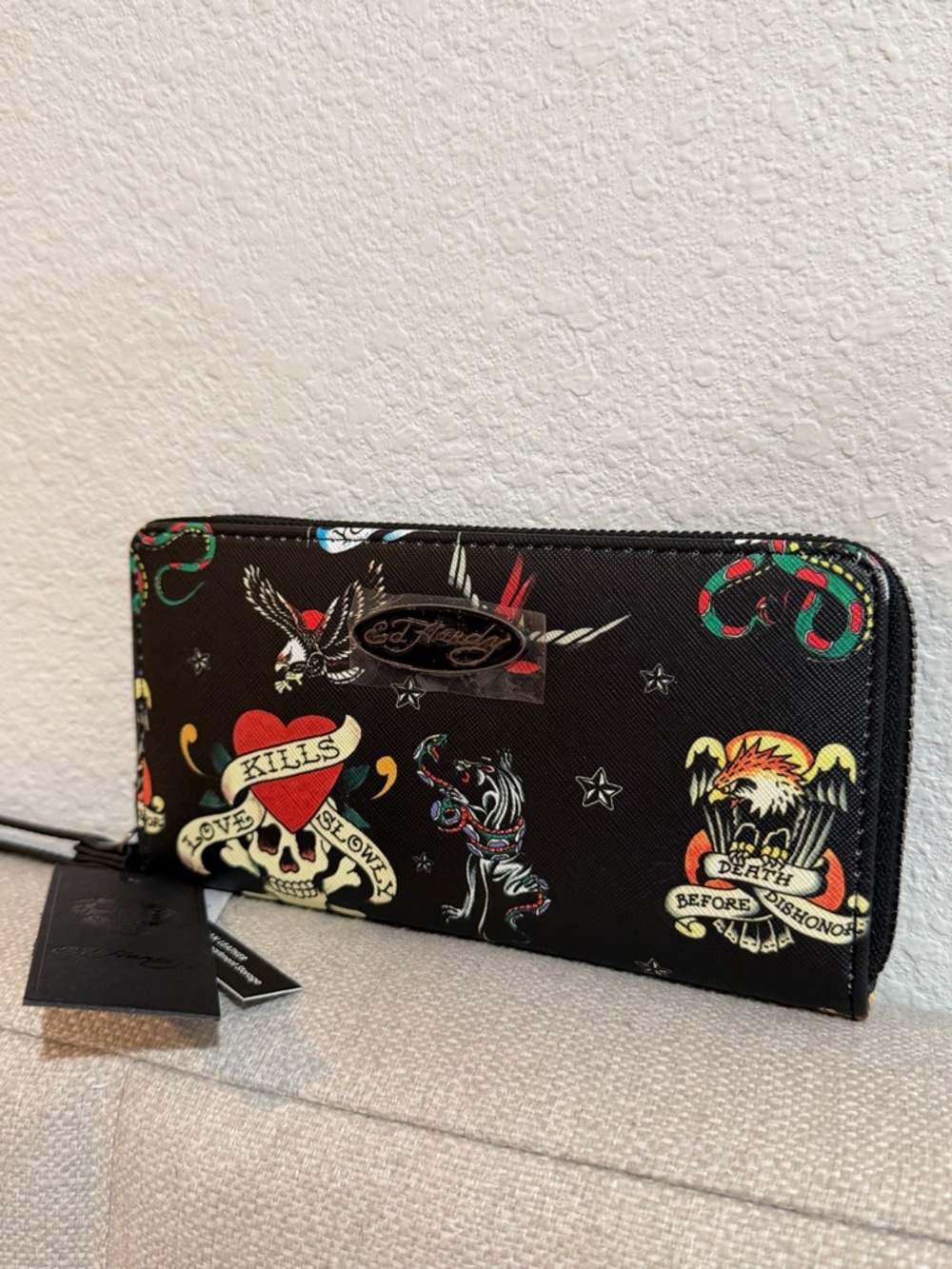 ED HARDY Black Skull Tattoo Zip Wallet Wrislet NWT - Picture 3 of 5